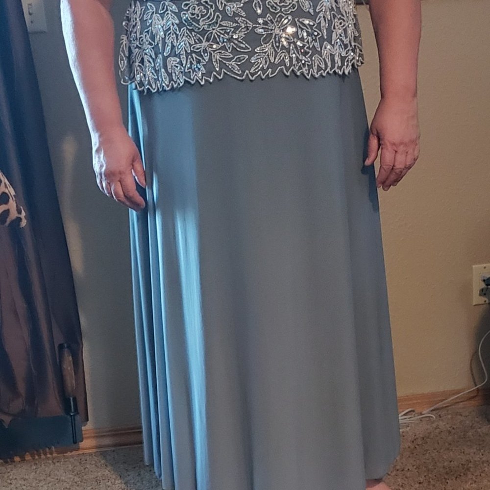 mother of the groom plus size dress - Picture 2 of 5
